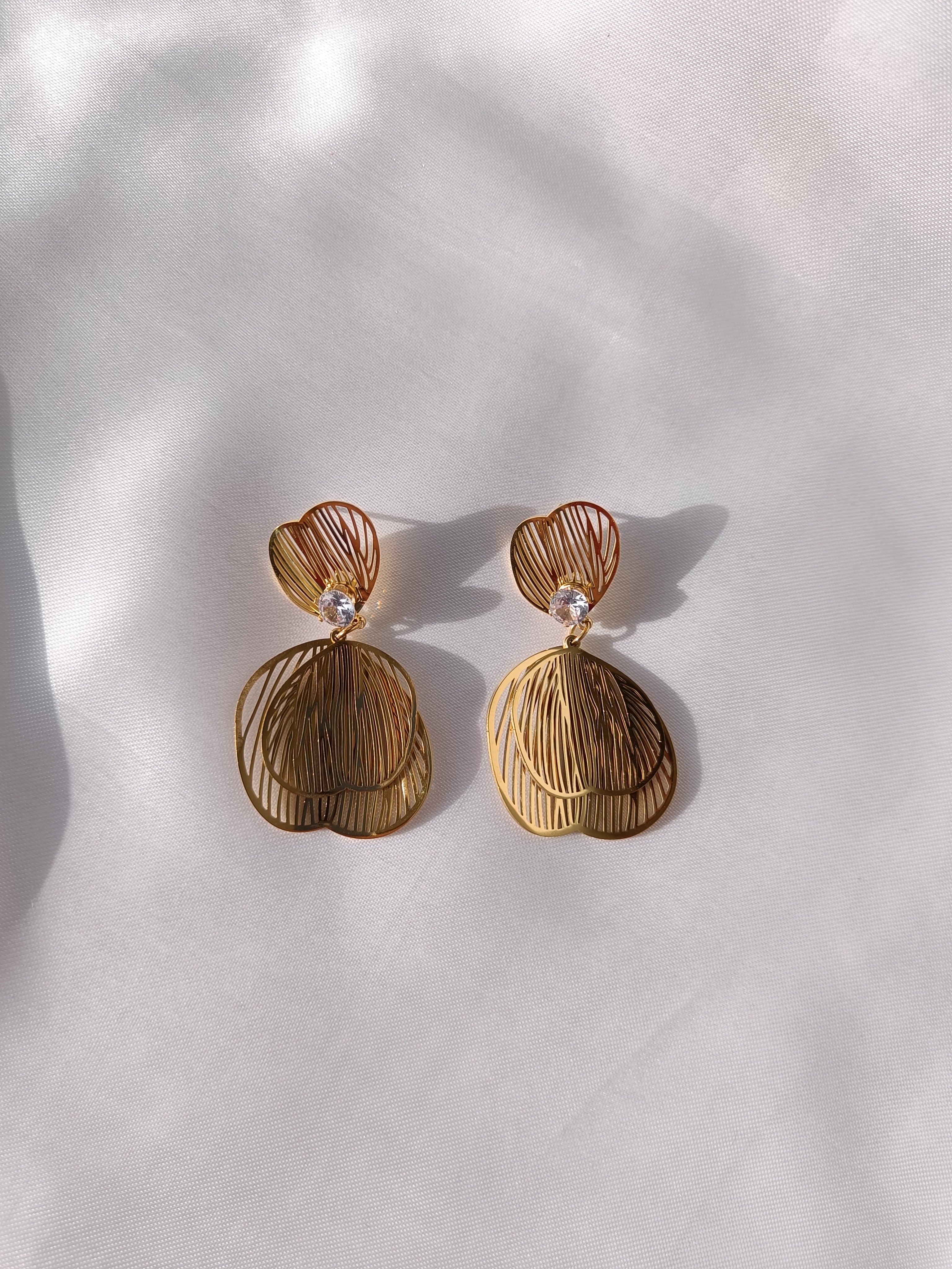 GOLDEN FEATHER ANTI TARNISH EARRINGS
