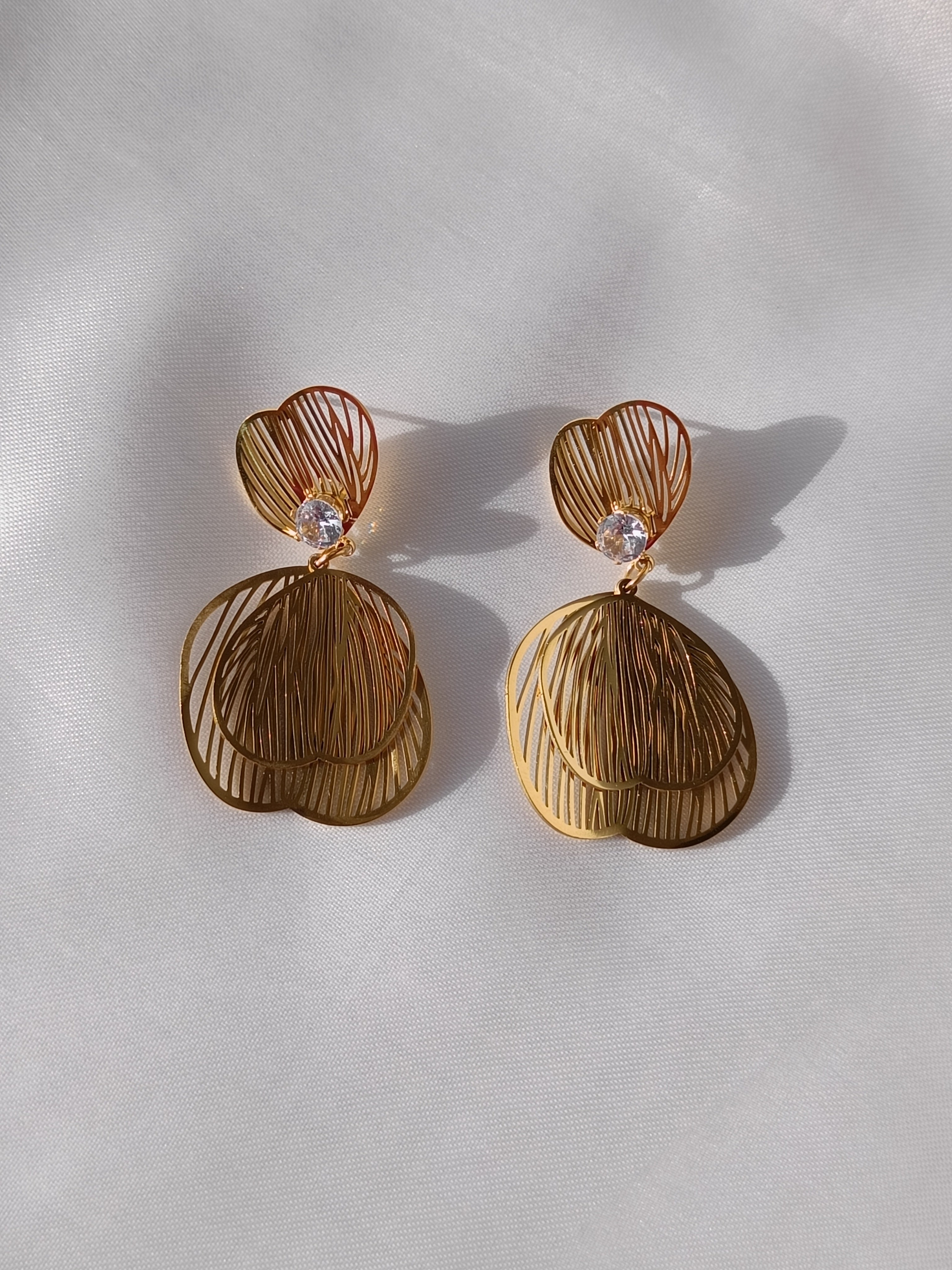 GOLDEN FEATHER ANTI TARNISH EARRINGS