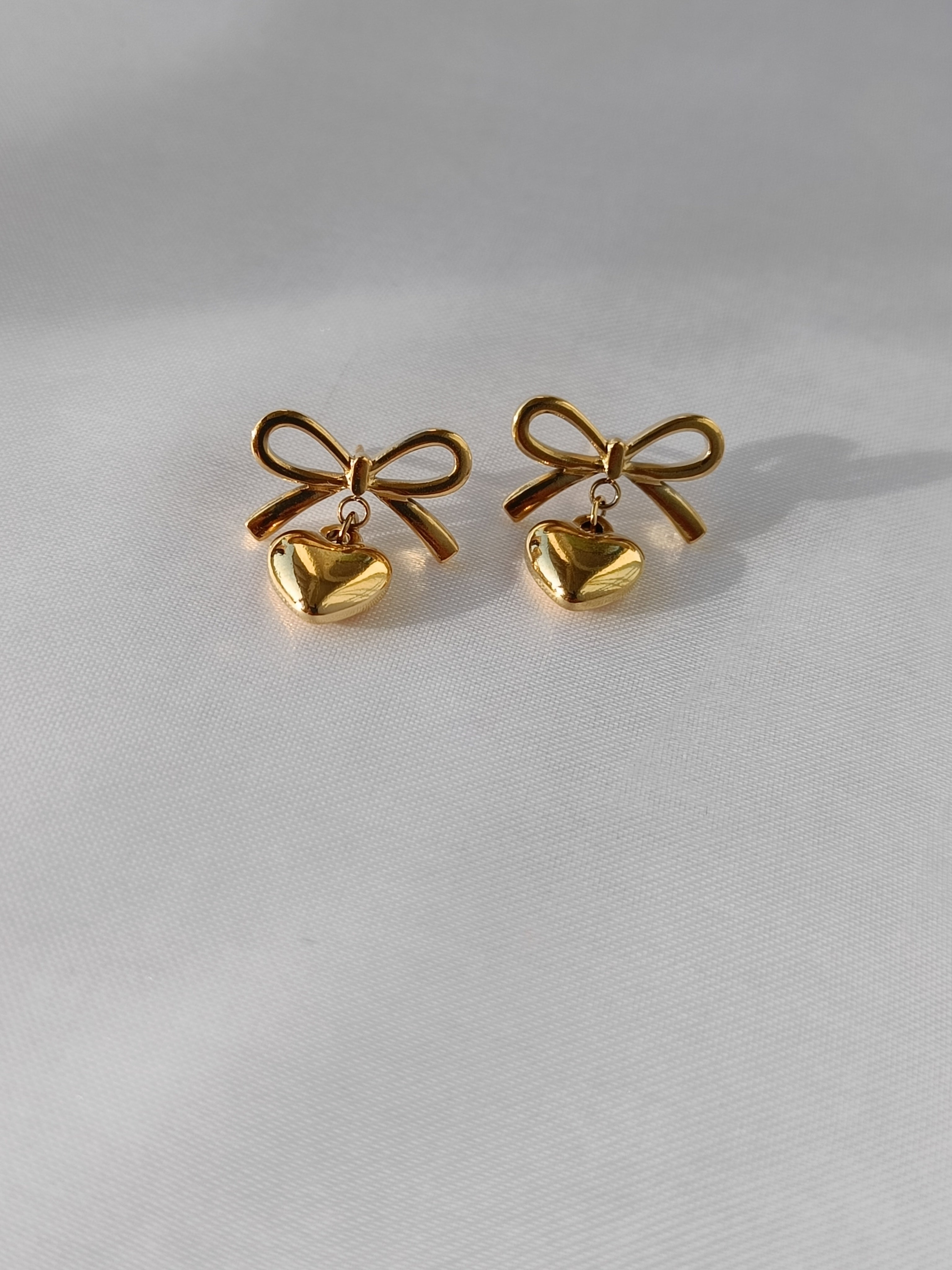 GOLDEN GIFT of HEART ANTI TARNISH EARRING