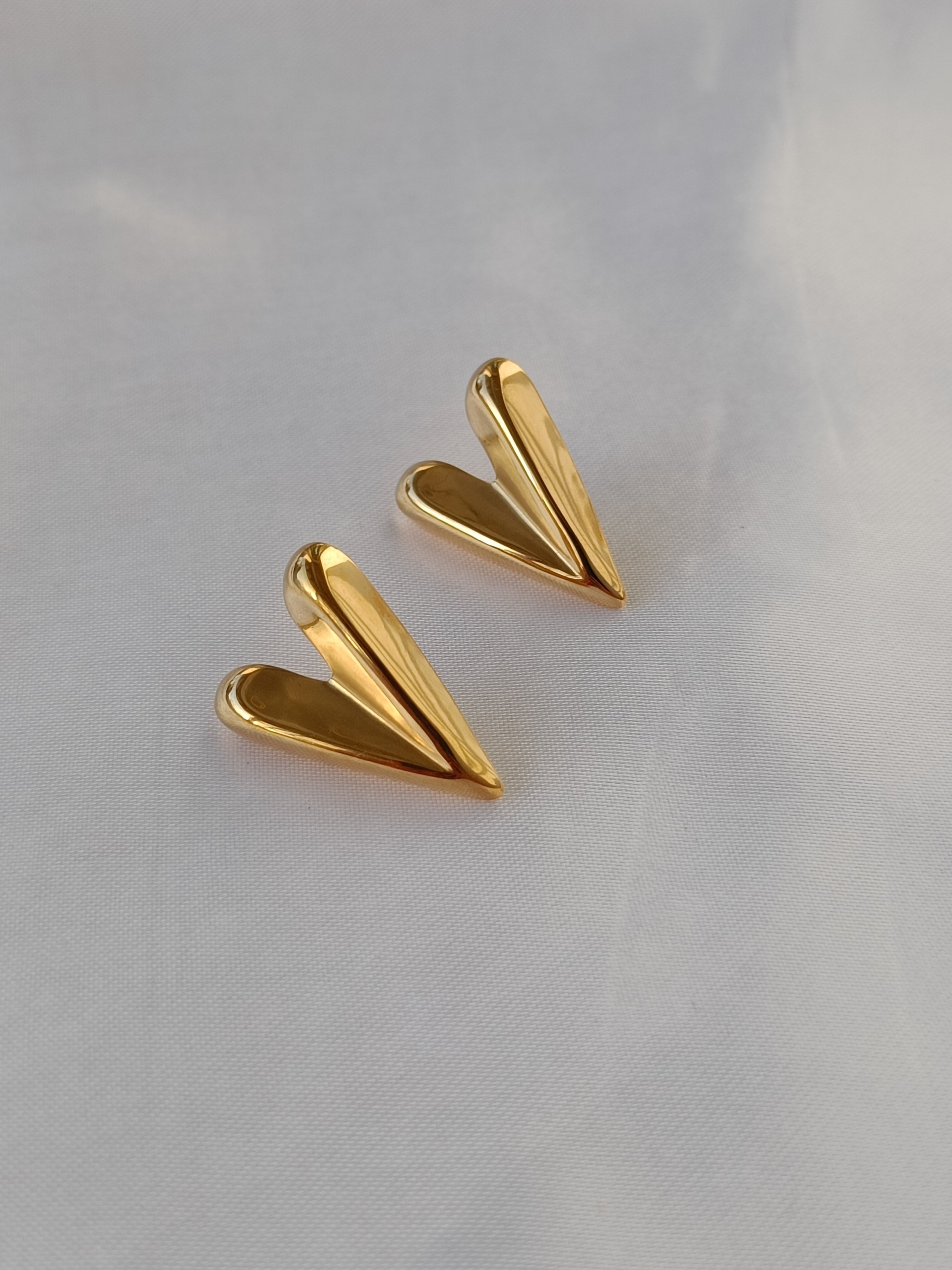 GOLDEN LOVE ANTI TARNISH EARRINGS