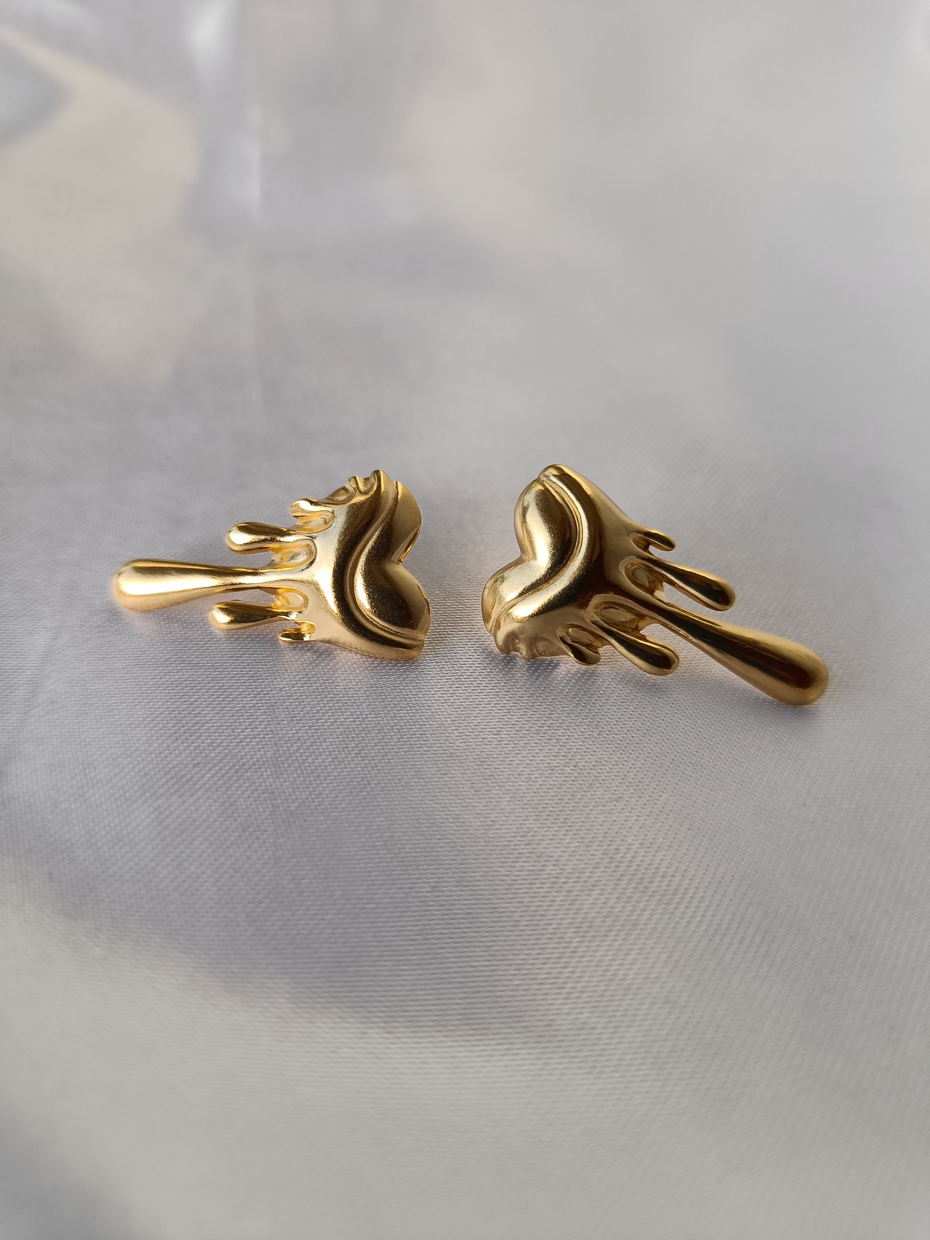 GOLEN DROPLET ANTI TARNISH  EARRINGS
