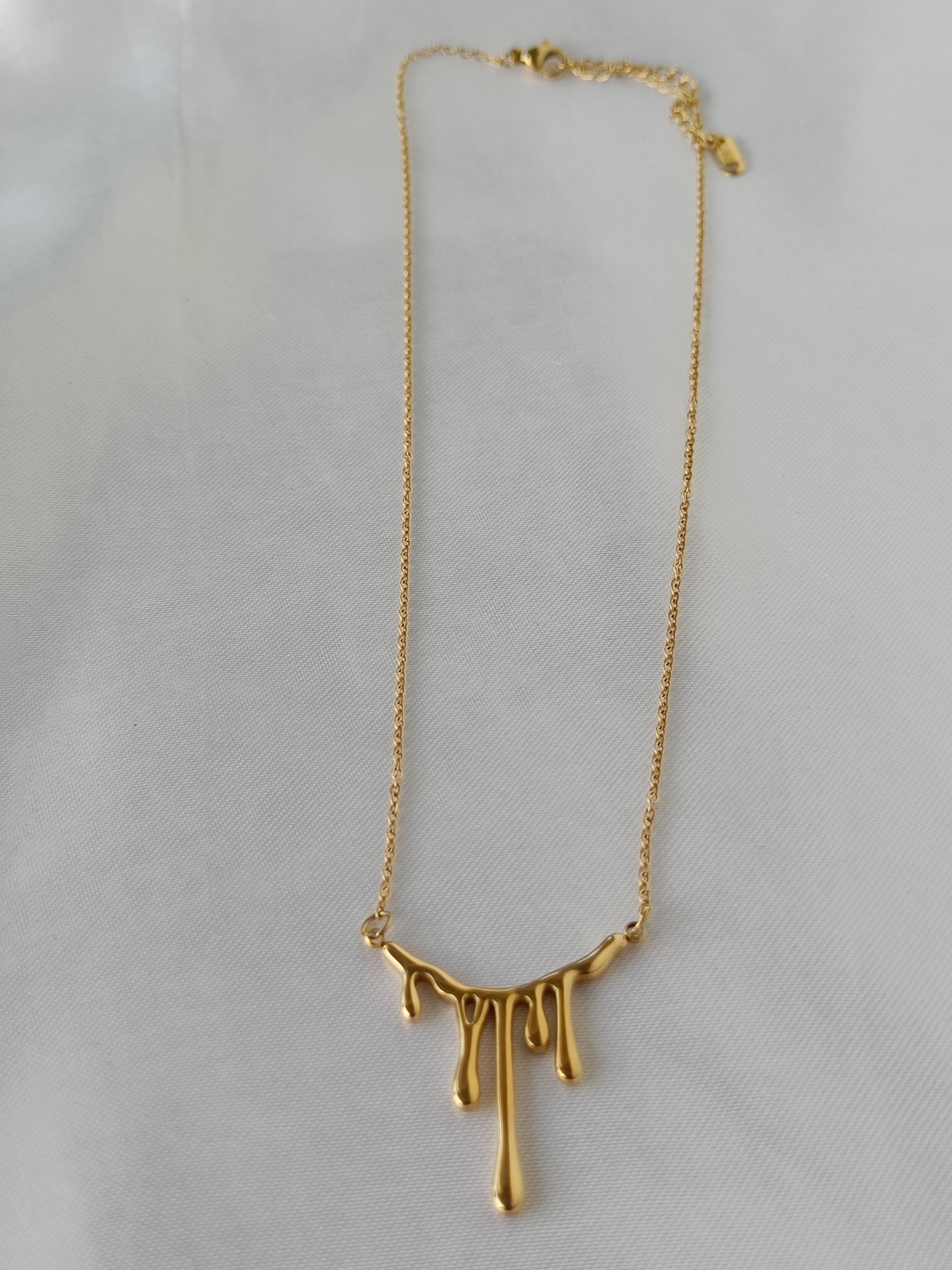 GOLDEN DROPLET  ANTI TARNISH NECKLACE