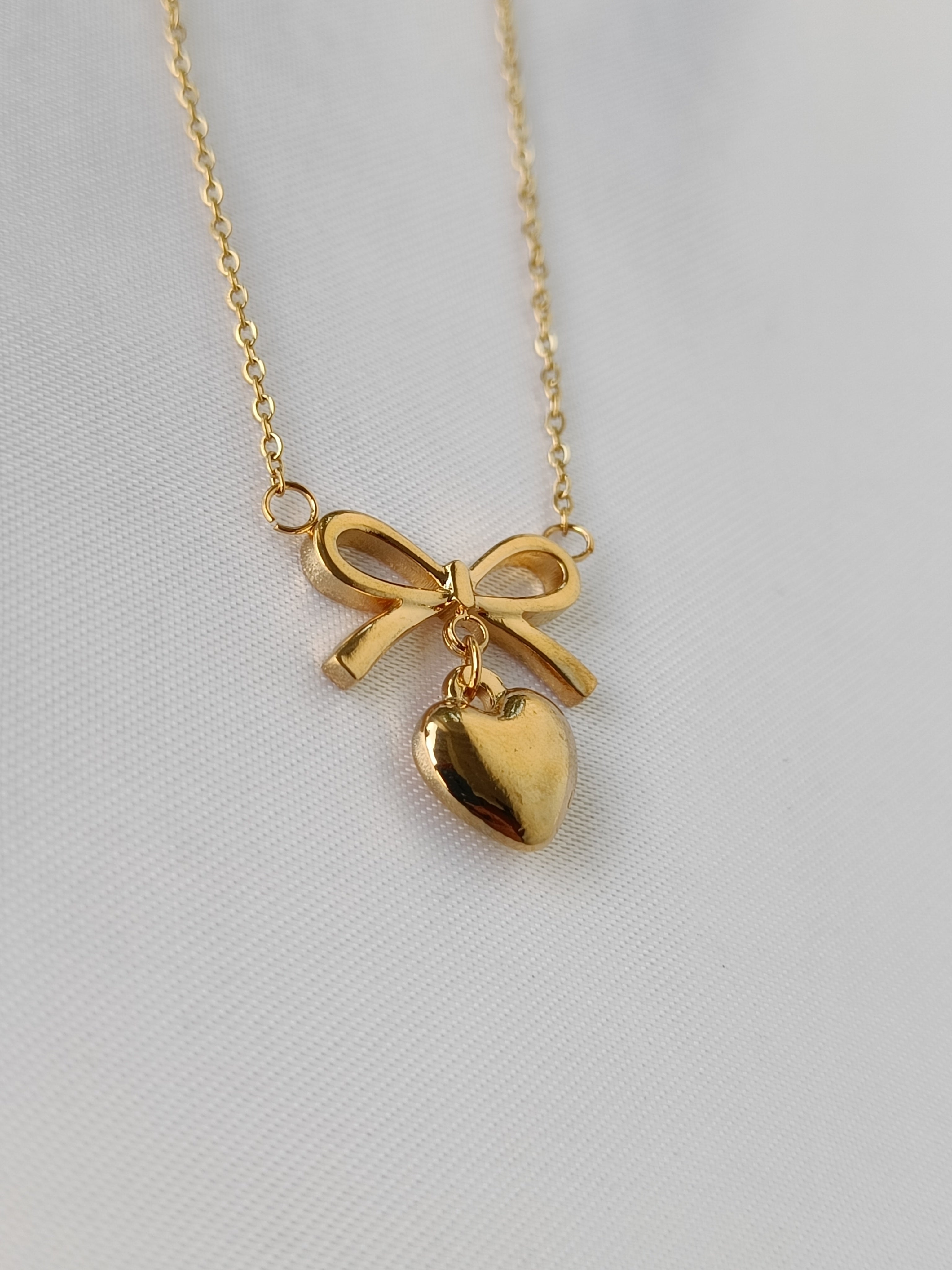 GOLDEN GIFT of HEART ANTI TARNISH CHAIN N PENDANT