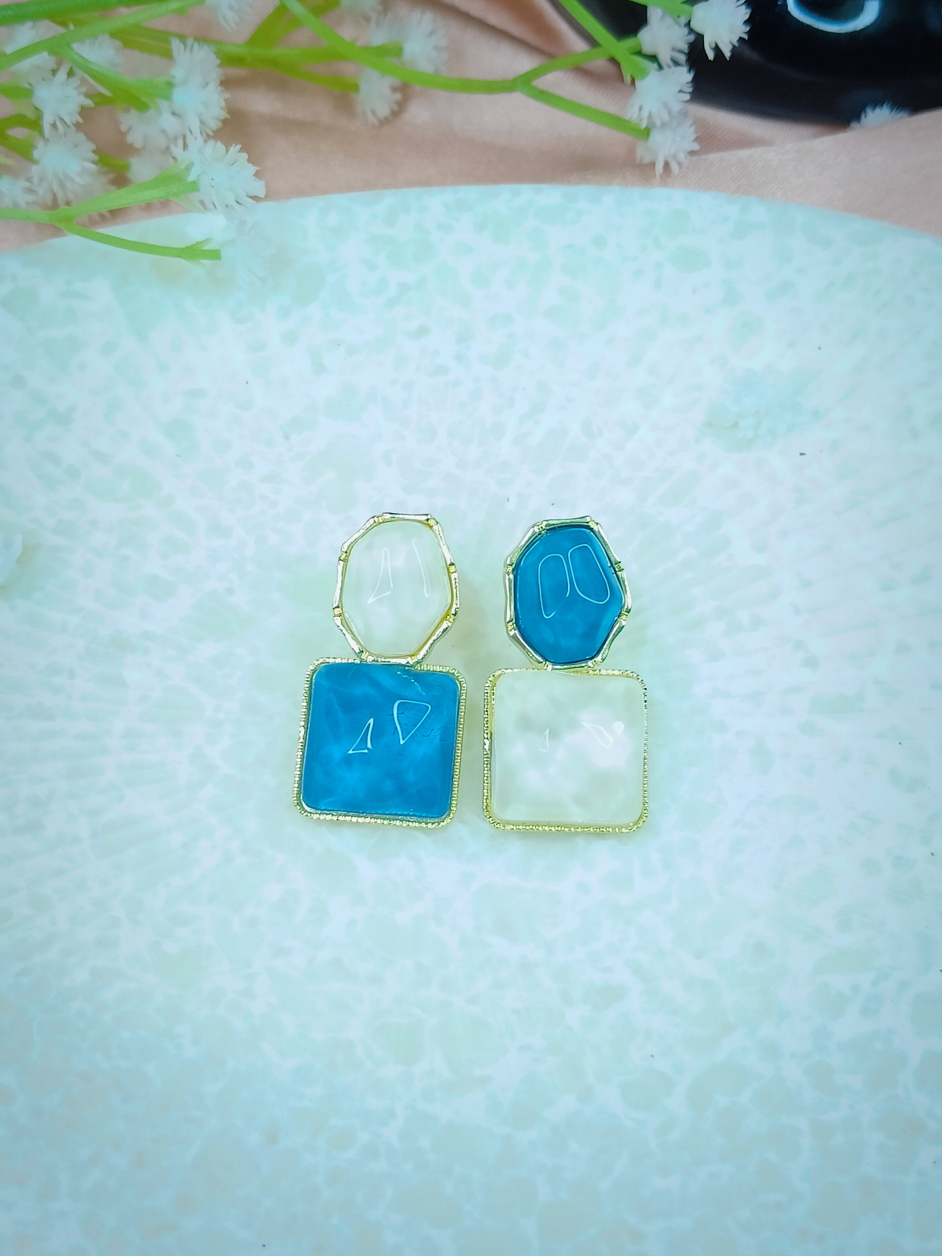 Mismatch Blue And White Stone Earrings