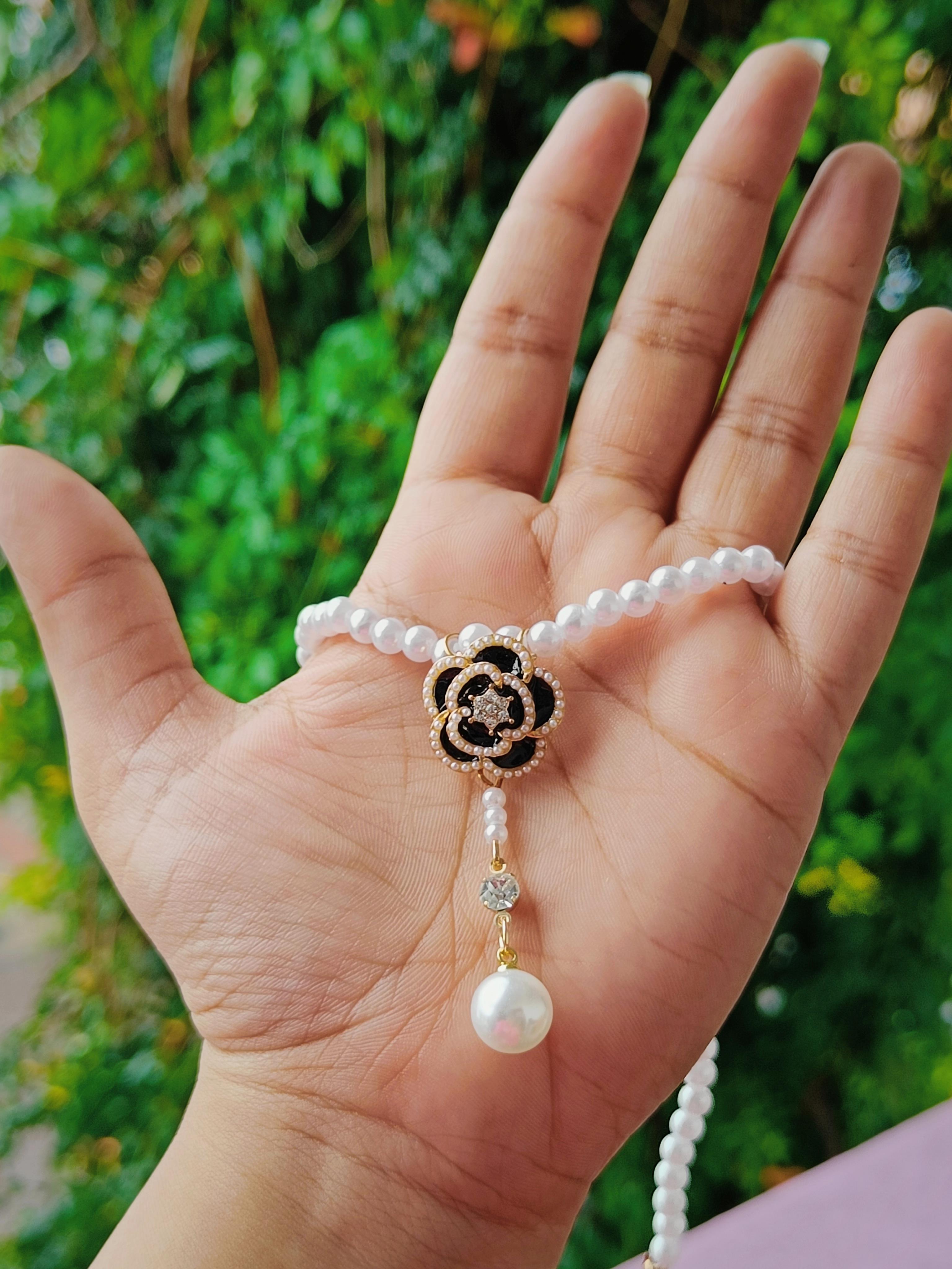 Pearly Black Rose Necklace